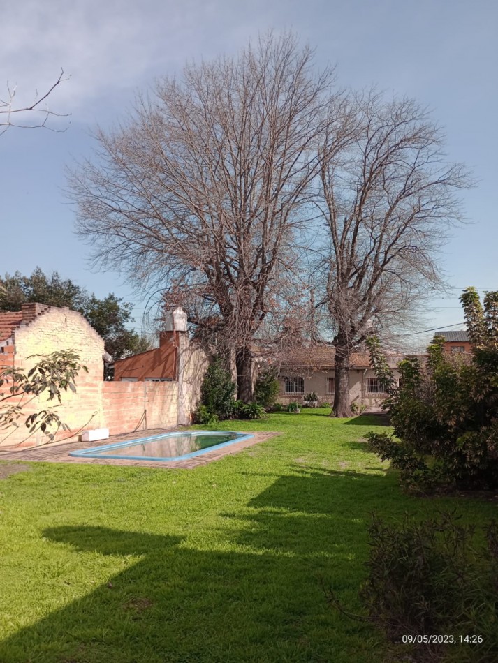ALQUILER CASA CUATRO AMBIENTES CON PARQUE COCHERA PILETA LOS POLVORINES