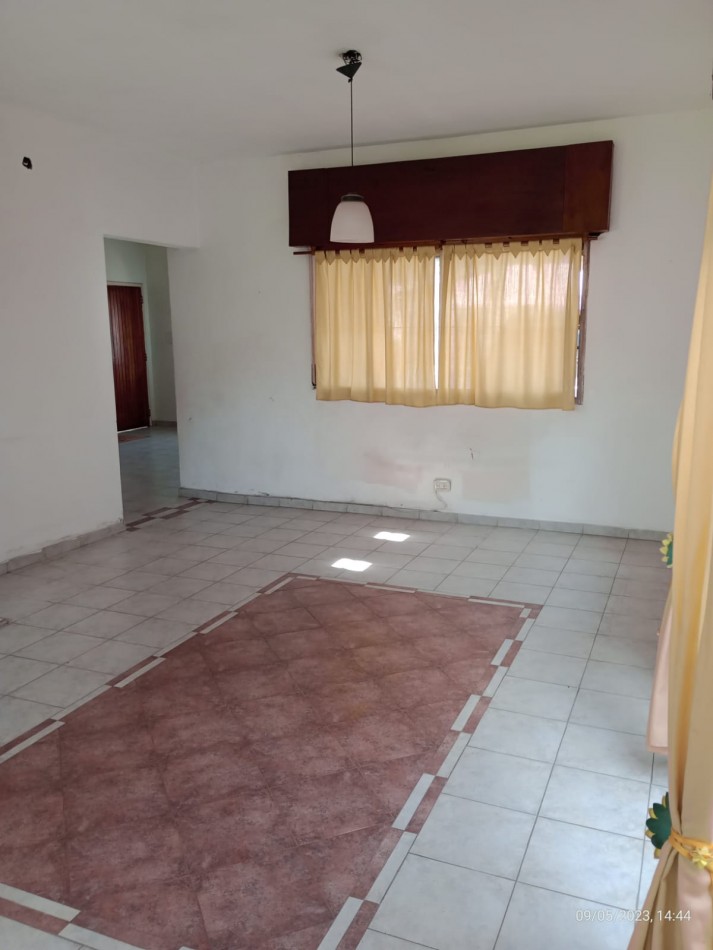 ALQUILER CASA CUATRO AMBIENTES CON PARQUE COCHERA PILETA LOS POLVORINES