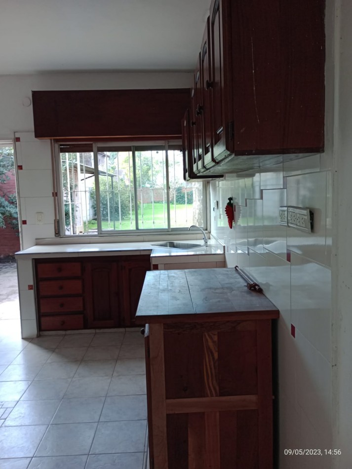 ALQUILER CASA CUATRO AMBIENTES CON PARQUE COCHERA PILETA LOS POLVORINES