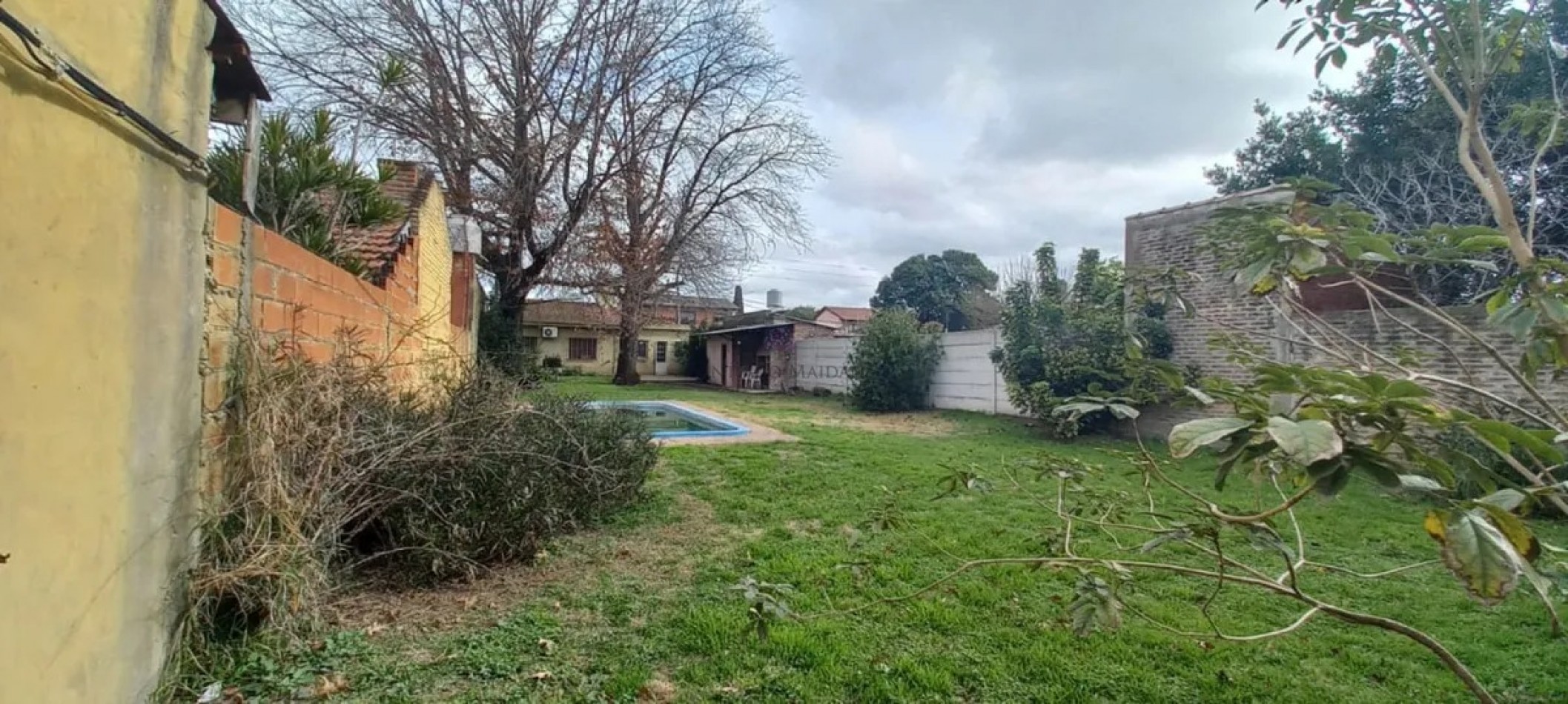 ALQUILER CASA CUATRO AMBIENTES CON PARQUE COCHERA PILETA LOS POLVORINES