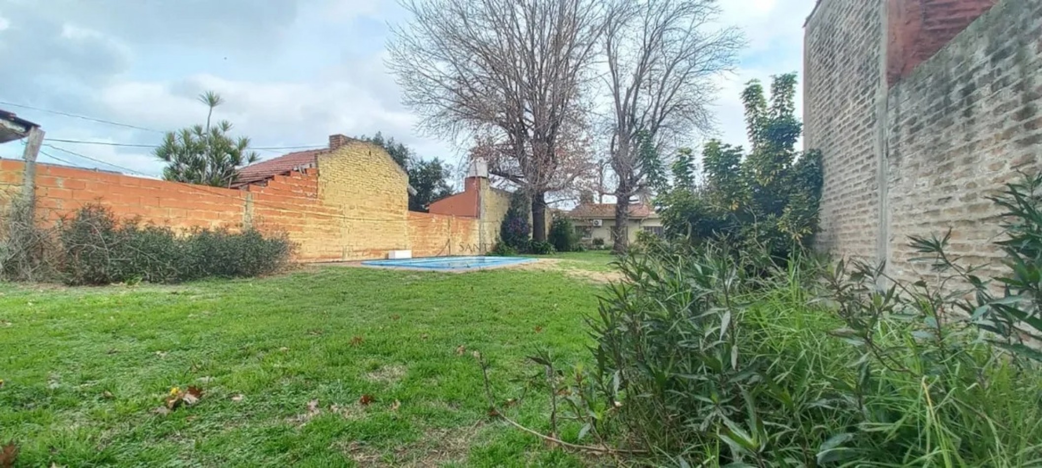 ALQUILER CASA CUATRO AMBIENTES CON PARQUE COCHERA PILETA LOS POLVORINES