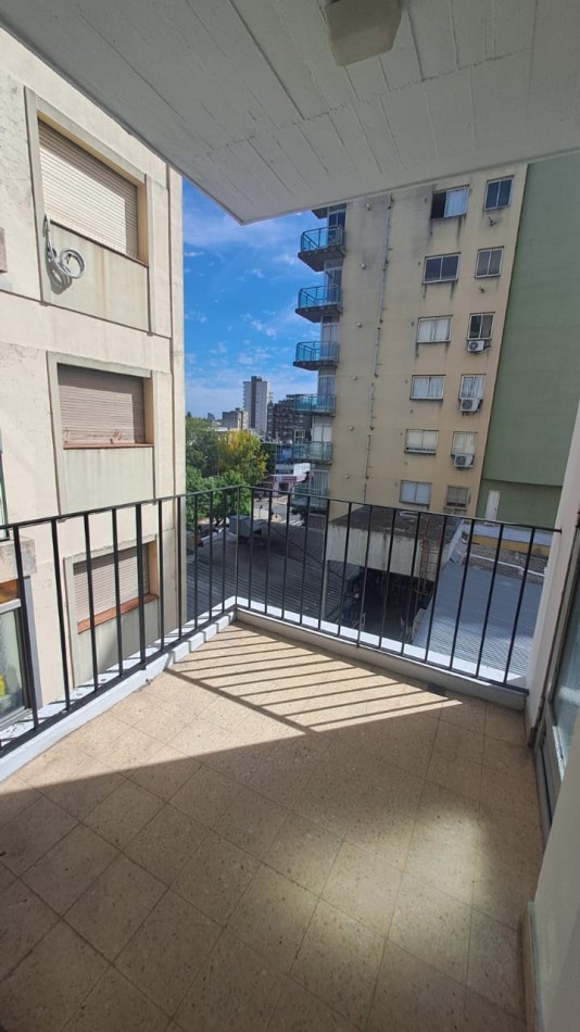 ALQUILER DOS AMBIENTES CON BALCON MUÑIZ CENTRO