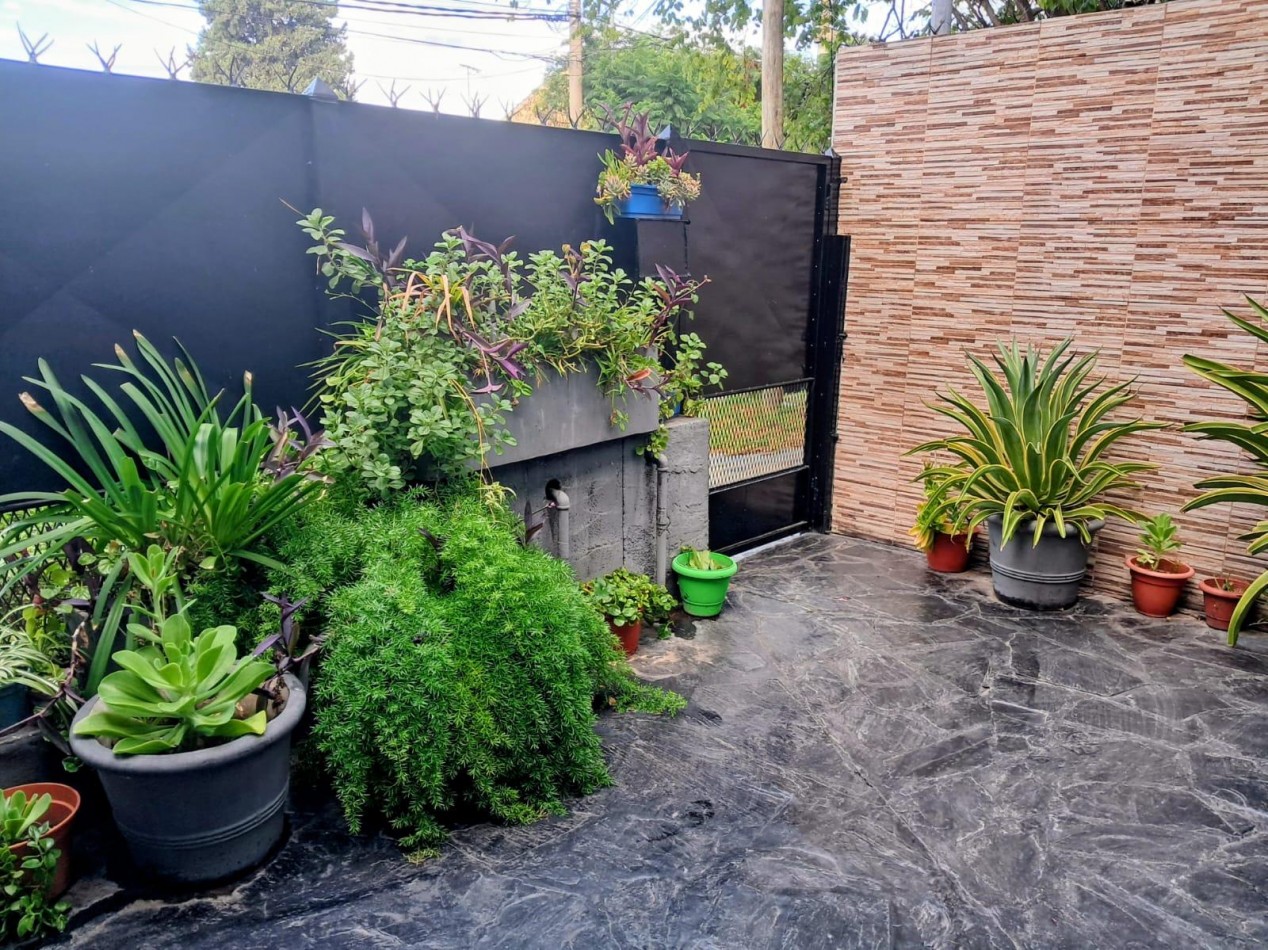 VENTA APTO CREDITO CASA CUATRO AMBIENTES PATIO COCHERA SAN MIGUEL