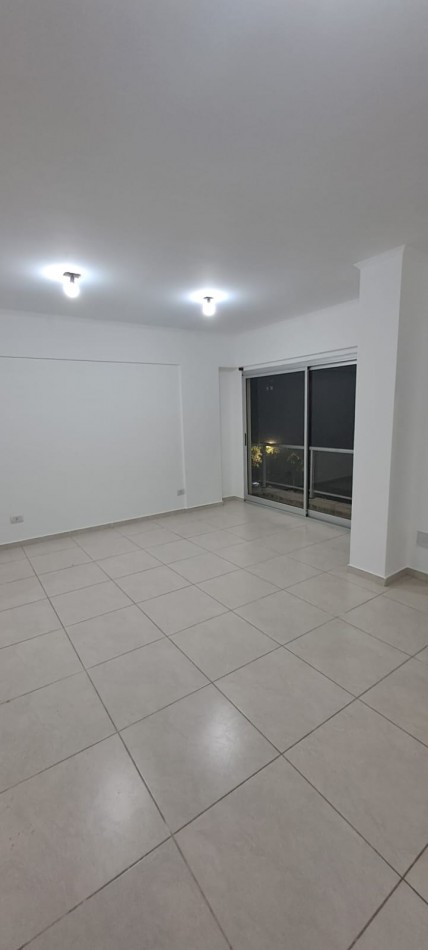 ALQUILER MONOAMBIENTE BALCON AMPLIO SAN MIGUEL CENTRO