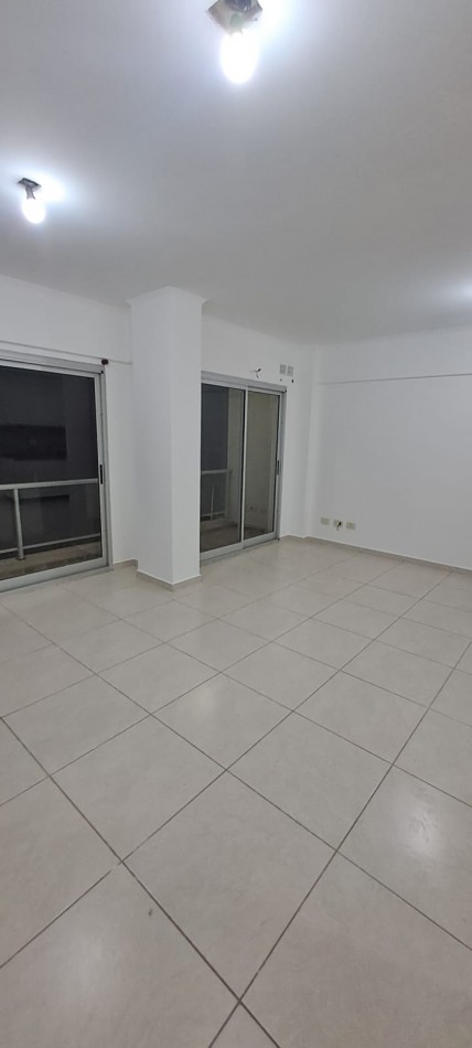 ALQUILER MONOAMBIENTE BALCON AMPLIO SAN MIGUEL CENTRO