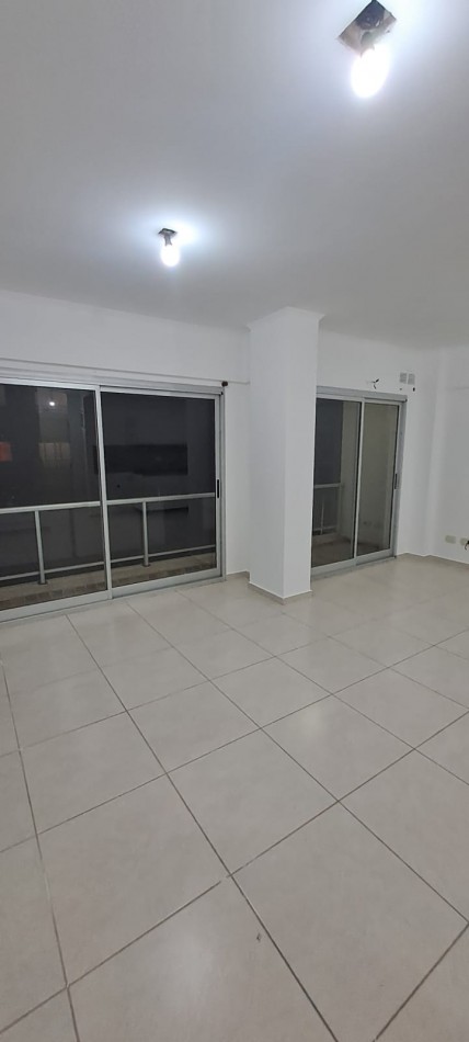 ALQUILER MONOAMBIENTE BALCON AMPLIO SAN MIGUEL CENTRO