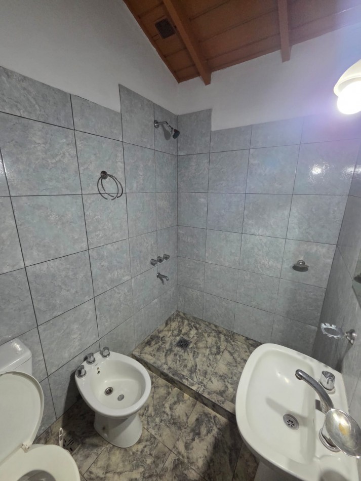 ALQUILER CASA CUATRO AMBIENTES PARQUE COCHERA SAN MIGUEL 