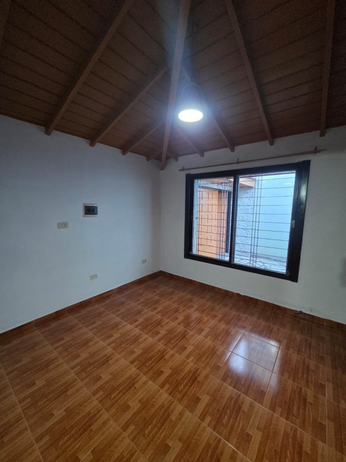 ALQUILER CASA CUATRO AMBIENTES PARQUE COCHERA SAN MIGUEL 