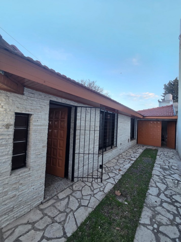 ALQUILER CASA CUATRO AMBIENTES PARQUE COCHERA SAN MIGUEL 