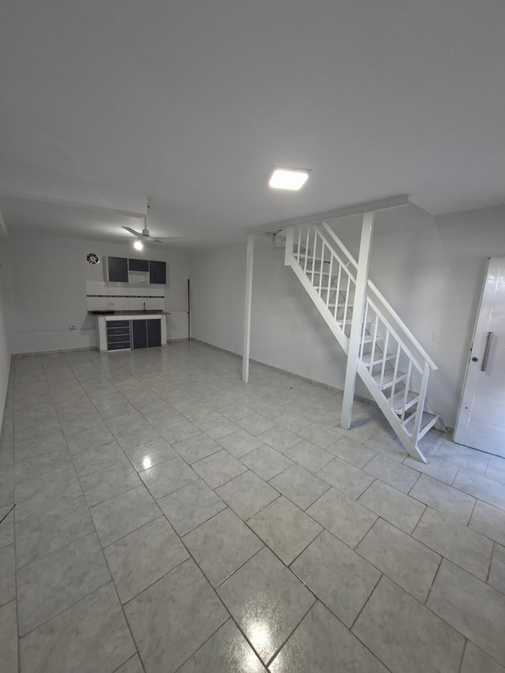 ALQUILER DUPLEX TRES AMBIENTES LOS POLVORINES 