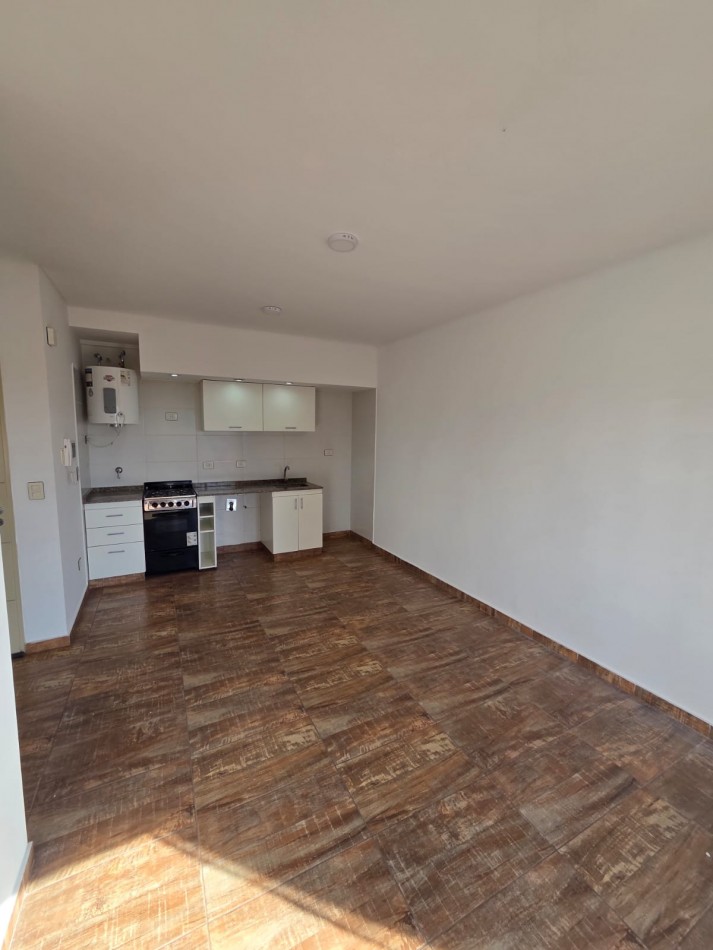 ALQUILER DOS AMBIENTES CON BALCON SAN MIGUEL CENTRO