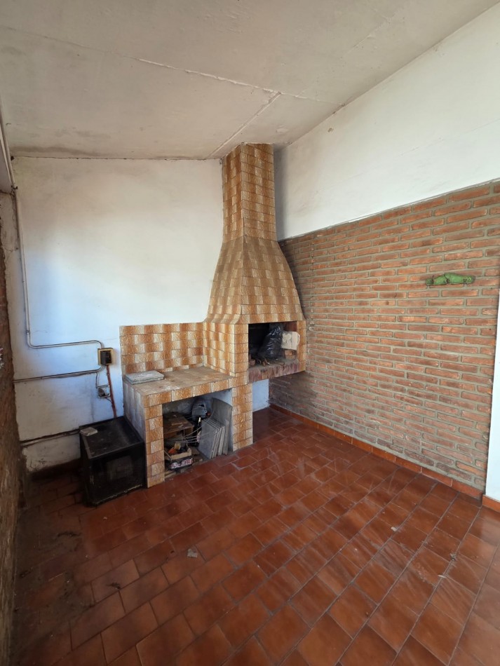 ALQUILER CASA JARDIN PATIO COCHERA CUATRO AMBIENTES