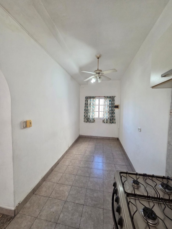 ALQUILER CASA JARDIN PATIO COCHERA CUATRO AMBIENTES
