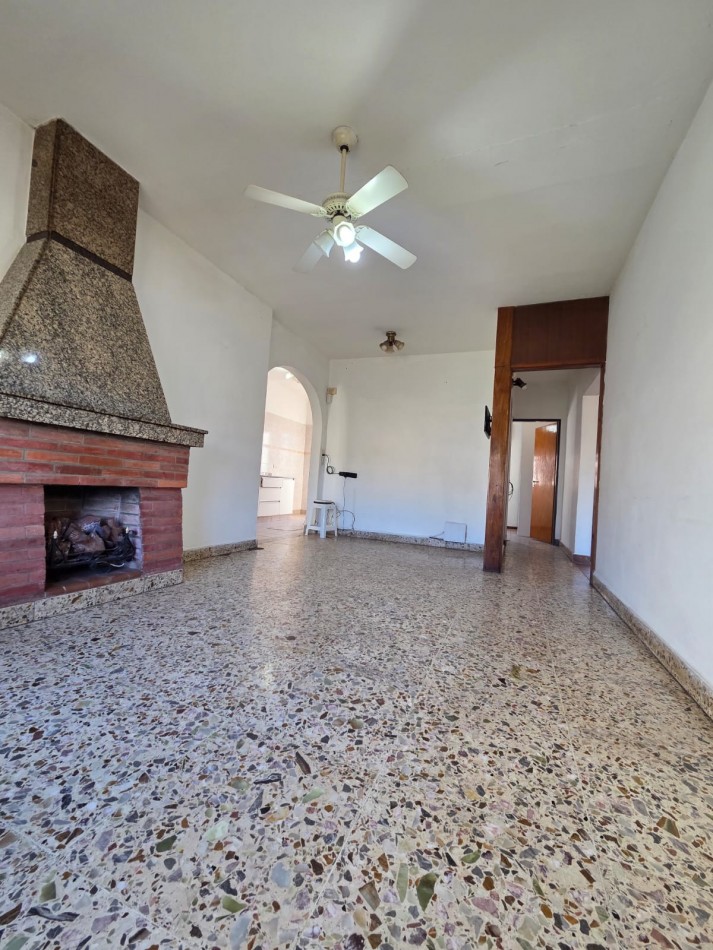 ALQUILER CASA JARDIN PATIO COCHERA CUATRO AMBIENTES