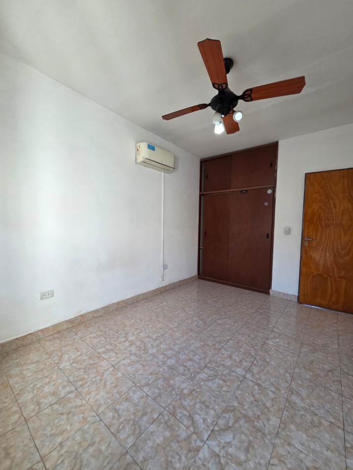 ALQUILER CASA JARDIN PATIO COCHERA CUATRO AMBIENTES