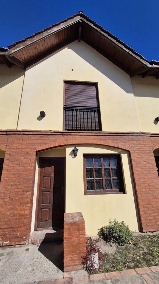 VENTA DUPLEX TRES AMBIENTES PATIO COCHERA SAN MIGUEL