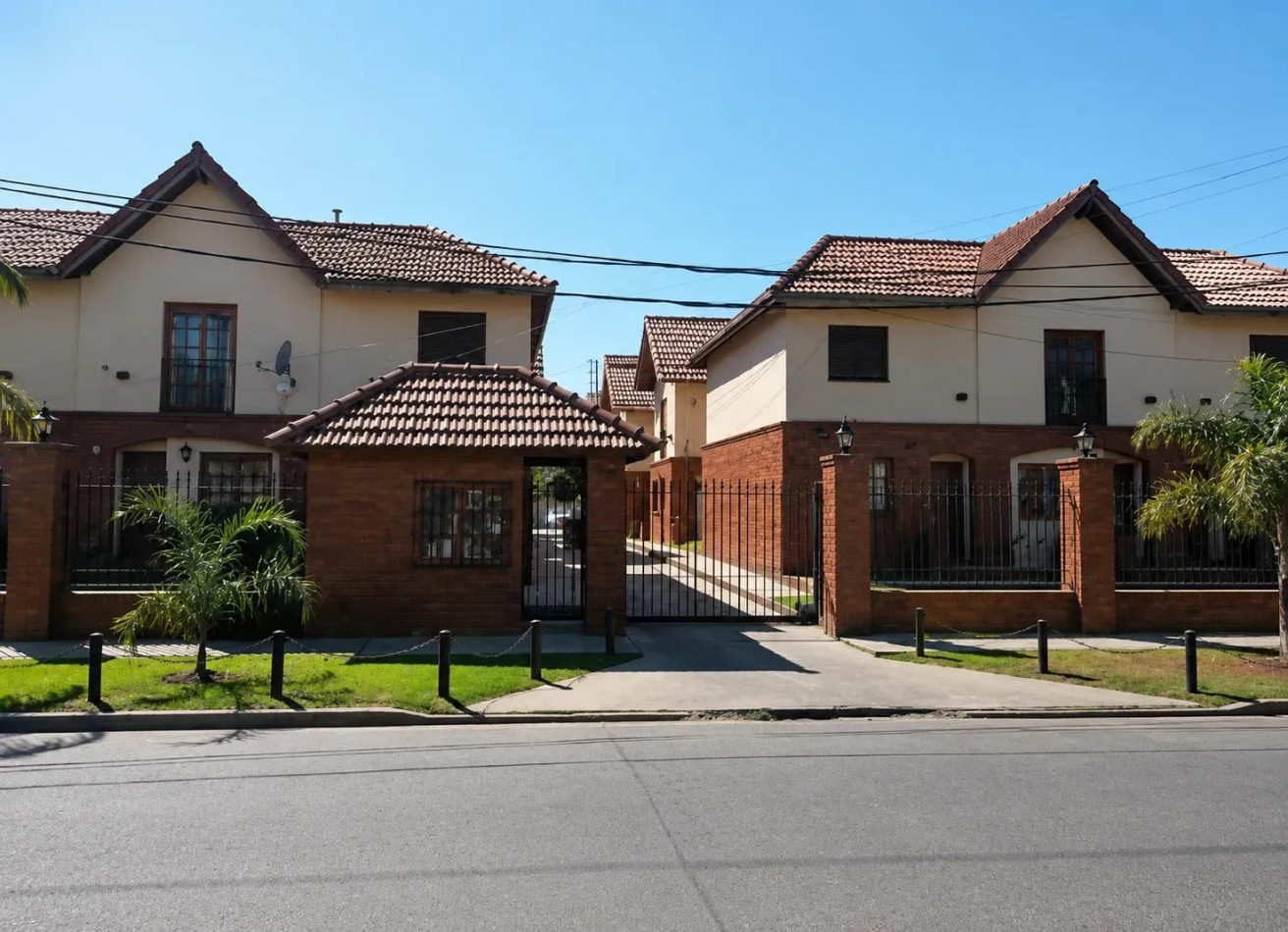 VENTA DUPLEX TRES AMBIENTES PATIO COCHERA SAN MIGUEL