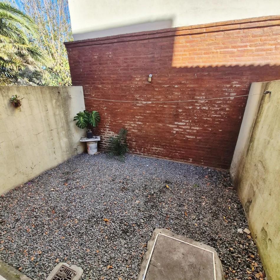 VENTA DUPLEX TRES AMBIENTES PATIO COCHERA SAN MIGUEL