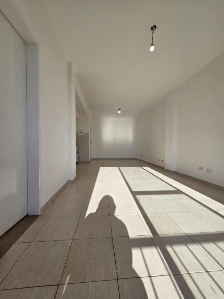 VENTA MONOAMBIENTE AMPLIO BALCON SAN MIGUEL CENTRO