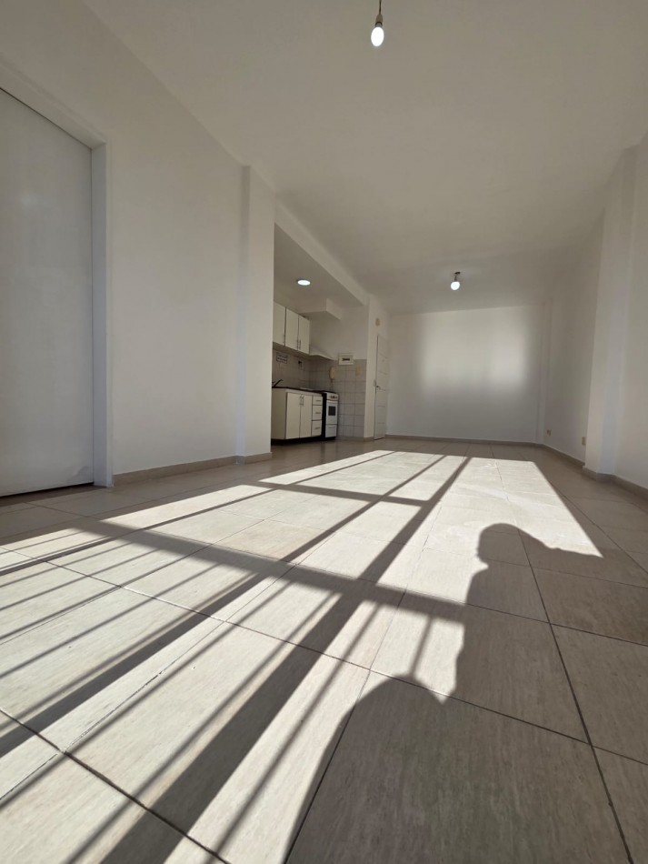 VENTA MONOAMBIENTE AMPLIO BALCON SAN MIGUEL CENTRO
