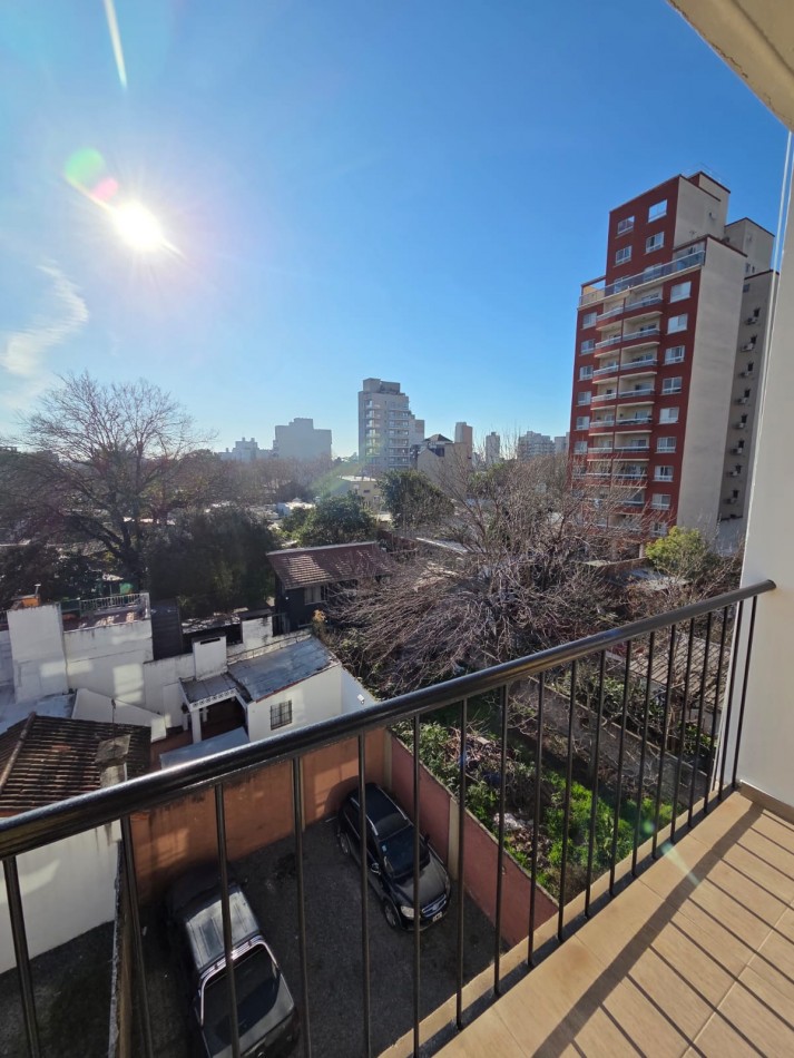 VENTA MONOAMBIENTE AMPLIO BALCON SAN MIGUEL CENTRO