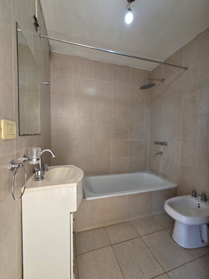 VENTA MONOAMBIENTE AMPLIO BALCON SAN MIGUEL CENTRO