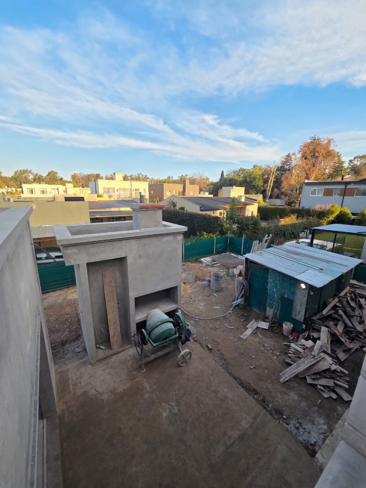 VENTA CASA CATEGORIA A ESTRENAR BARRIO MAGNA BARRIO CERRADO
