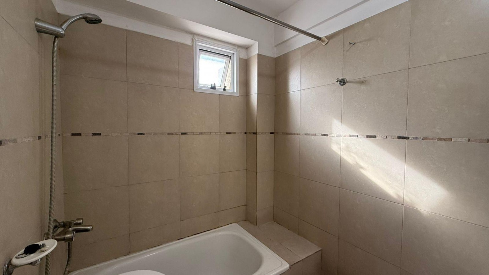 ALQUILER DOS AMBIENTES CON BALCON SAN MIGUEL MUÑIZ CENTRO