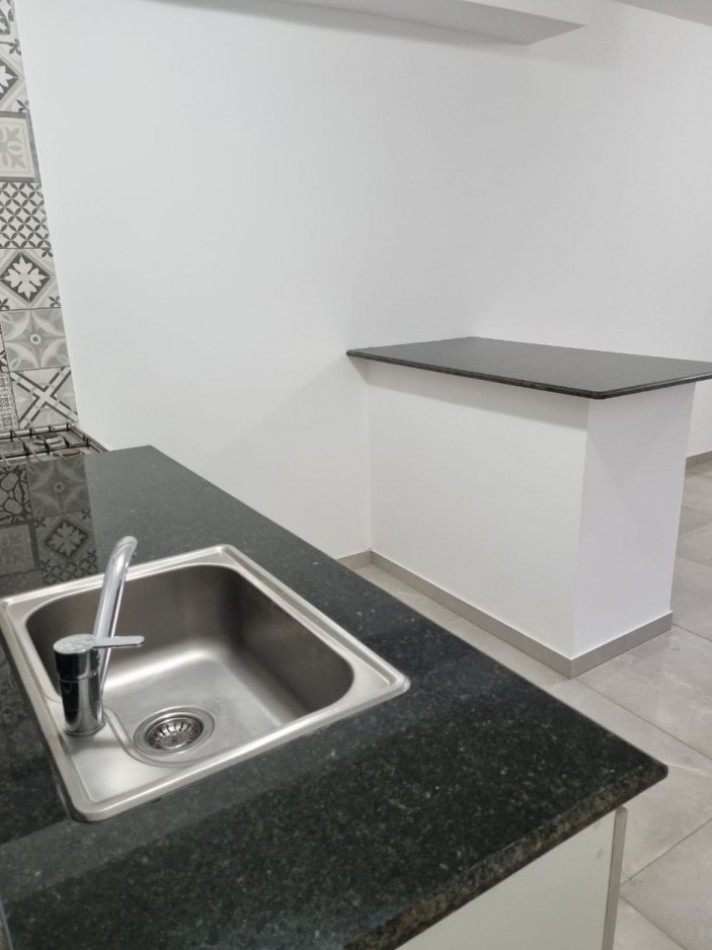 ALQUILER DUPLEX DOS AMBIENTES PATIO Y COCHERA COMPARTIDO SAN MIGUEL