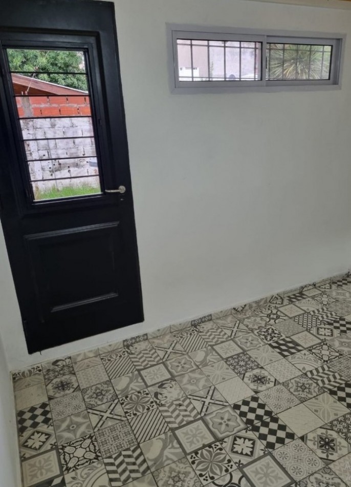 ALQUILER DUPLEX DOS AMBIENTES PATIO Y COCHERA COMPARTIDO SAN MIGUEL