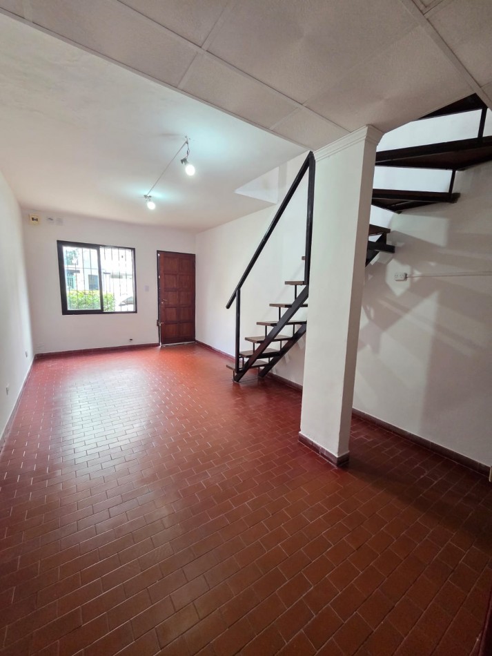 VENTA DUPLEX DOS AMBIENTES SAN MIGUEL CENTRO