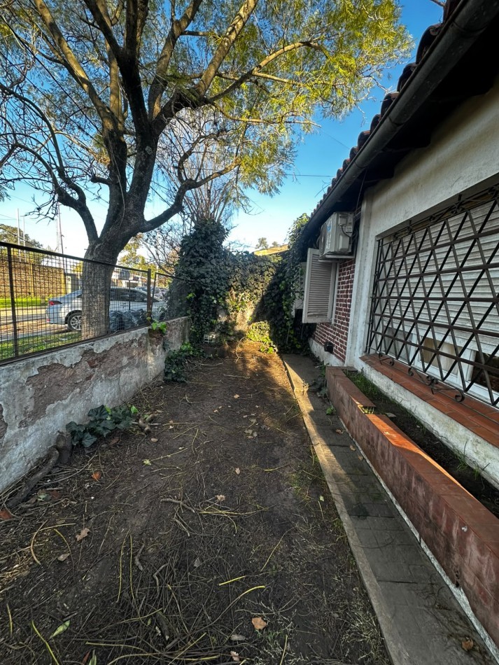 VENTA CASA TRES AMBIENTES CON PARQUE BELLA VISTA SAN MIGUEL 