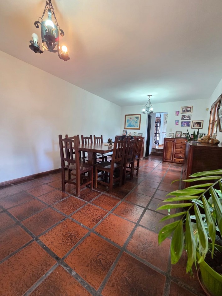 VENTA CHALET CASA CON PARQUE Y PILETA SAN MIGUEL CENTRO