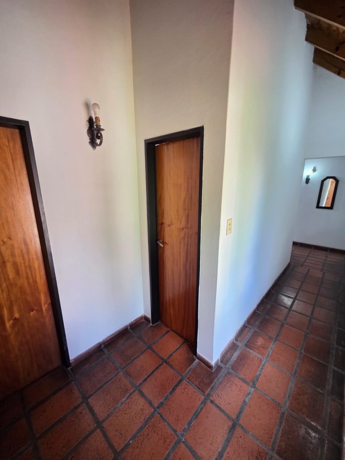 VENTA CHALET CASA CON PARQUE Y PILETA SAN MIGUEL CENTRO