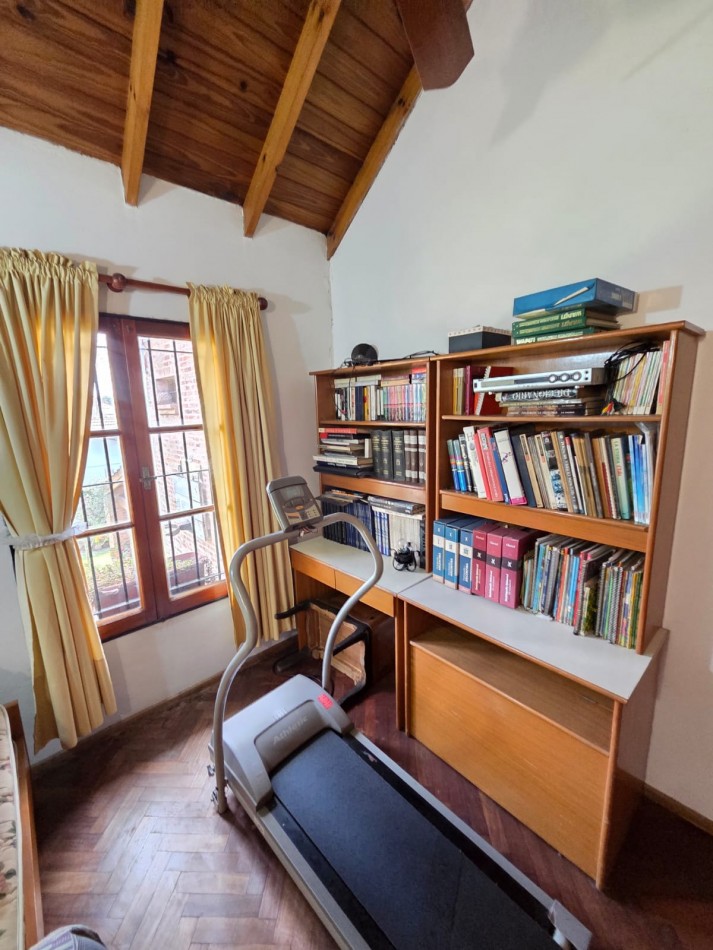 VENTA CHALET CASA CON PARQUE Y PILETA SAN MIGUEL CENTRO