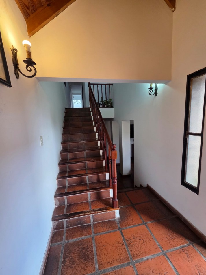 VENTA CHALET CASA CON PARQUE Y PILETA SAN MIGUEL CENTRO