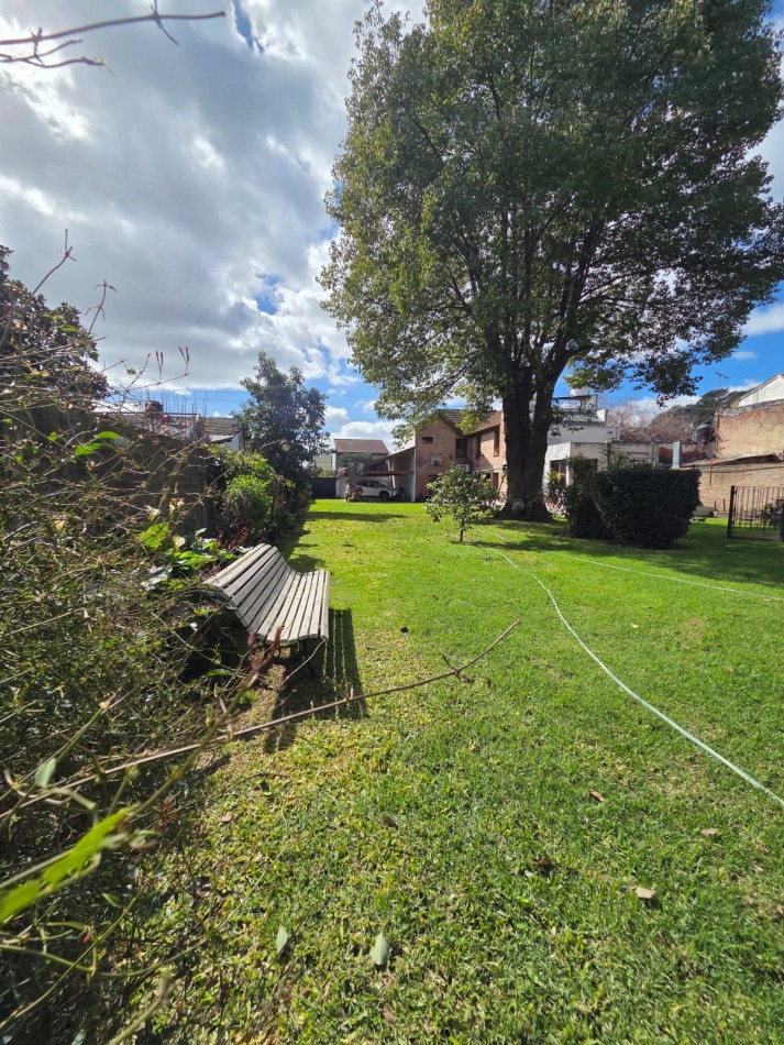 VENTA CHALET CASA CON PARQUE Y PILETA SAN MIGUEL CENTRO