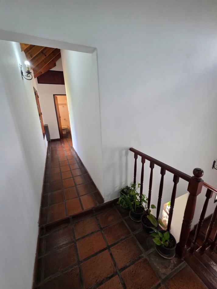 VENTA CHALET CASA CON PARQUE Y PILETA SAN MIGUEL CENTRO