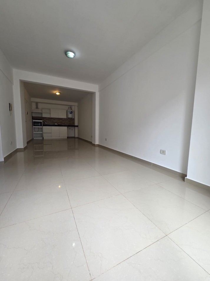 ALQUILER MONOAMBIENTE CON BALCON SAN MIGUEL CENTRO