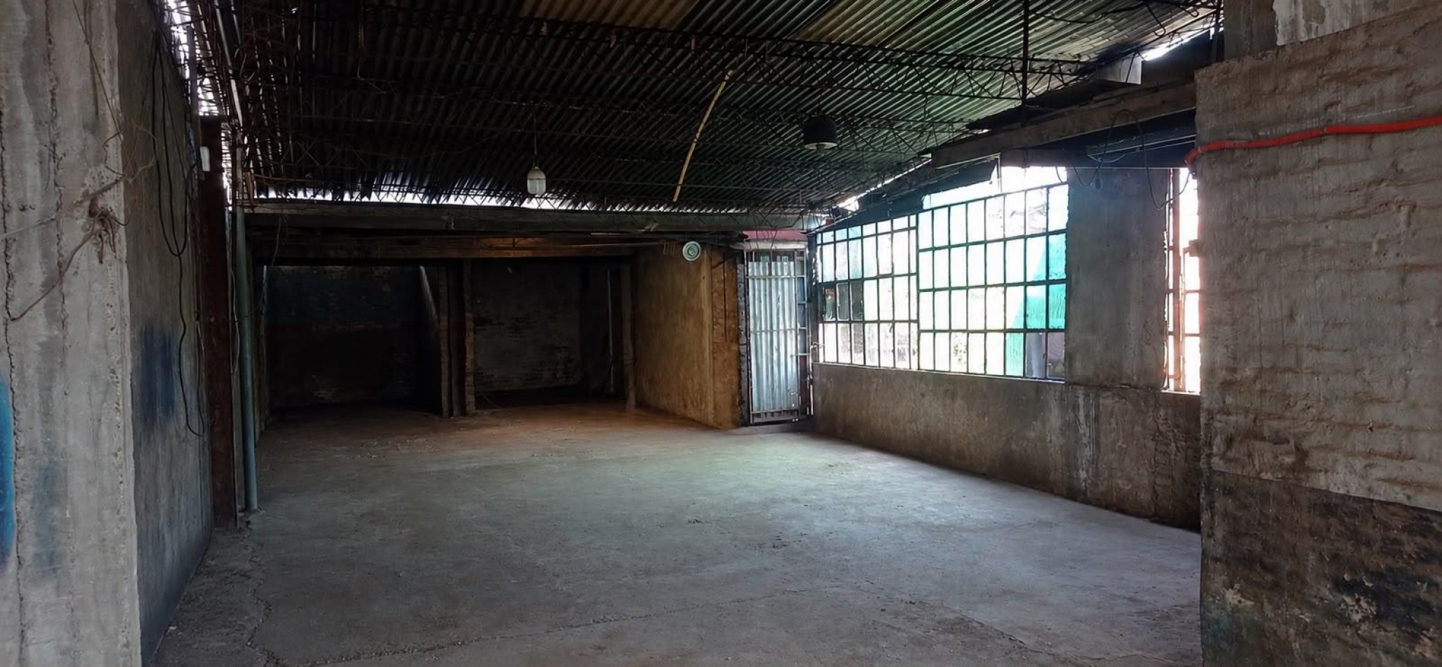 VENTA A RECICLAR REFACCIONAR CASA GALPON SAN MIGUEL