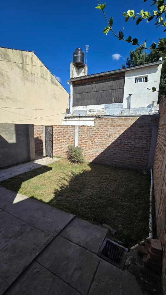 Alquiler tres ambientes patio jose c. Paz
