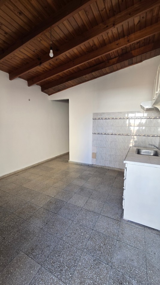 Alquiler tres ambientes patio jose c. Paz