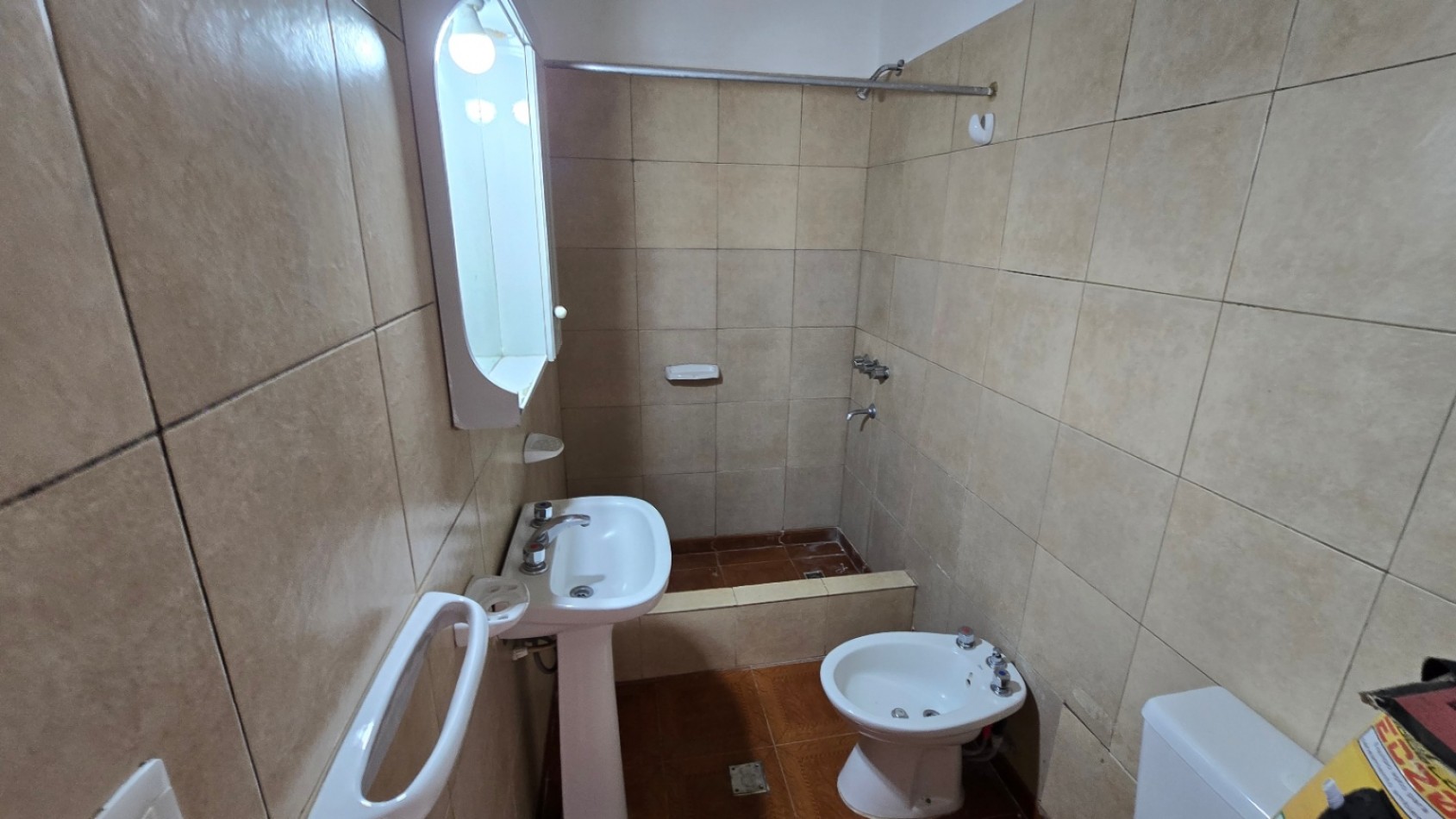 Alquiler tres ambientes patio jose c. Paz