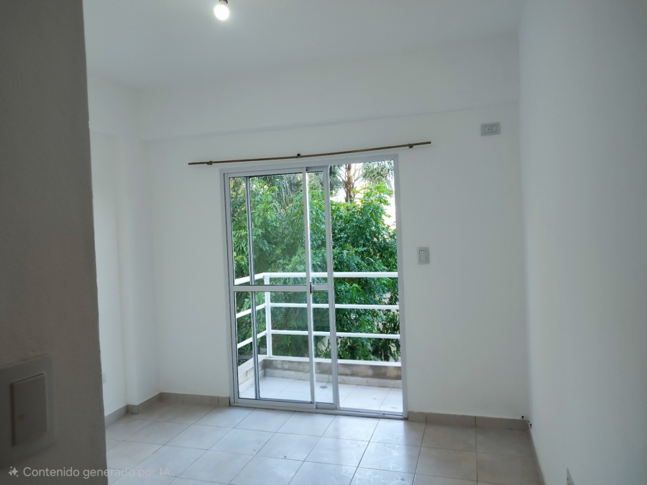 Alquiler dos ambientes balcon y cochera Jose c paz