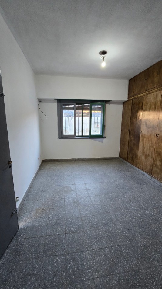 Alquiler casa dos ambientes patio cochera jose c paz