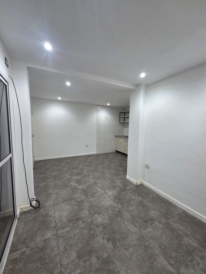 ALQUILER MONOAMBIENTE CON BALCON JOSE C PAZ
