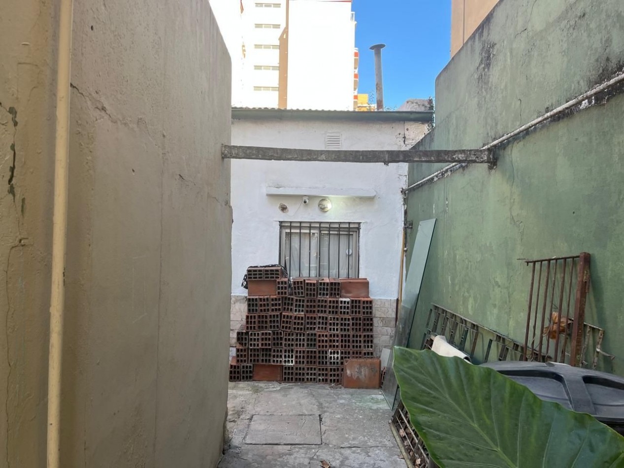 VENTA CASA A RECICLAR LOTE MICROCENTRO SAN MIGUEL