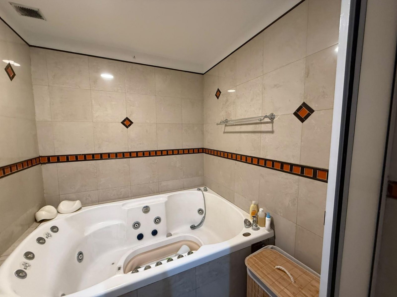VENTA DEPARTAMENTO DUPLEX CUATRO AMBIENTES TERRAZA COCHERA SAN MIGUEL CENTRO APTO CREDITO