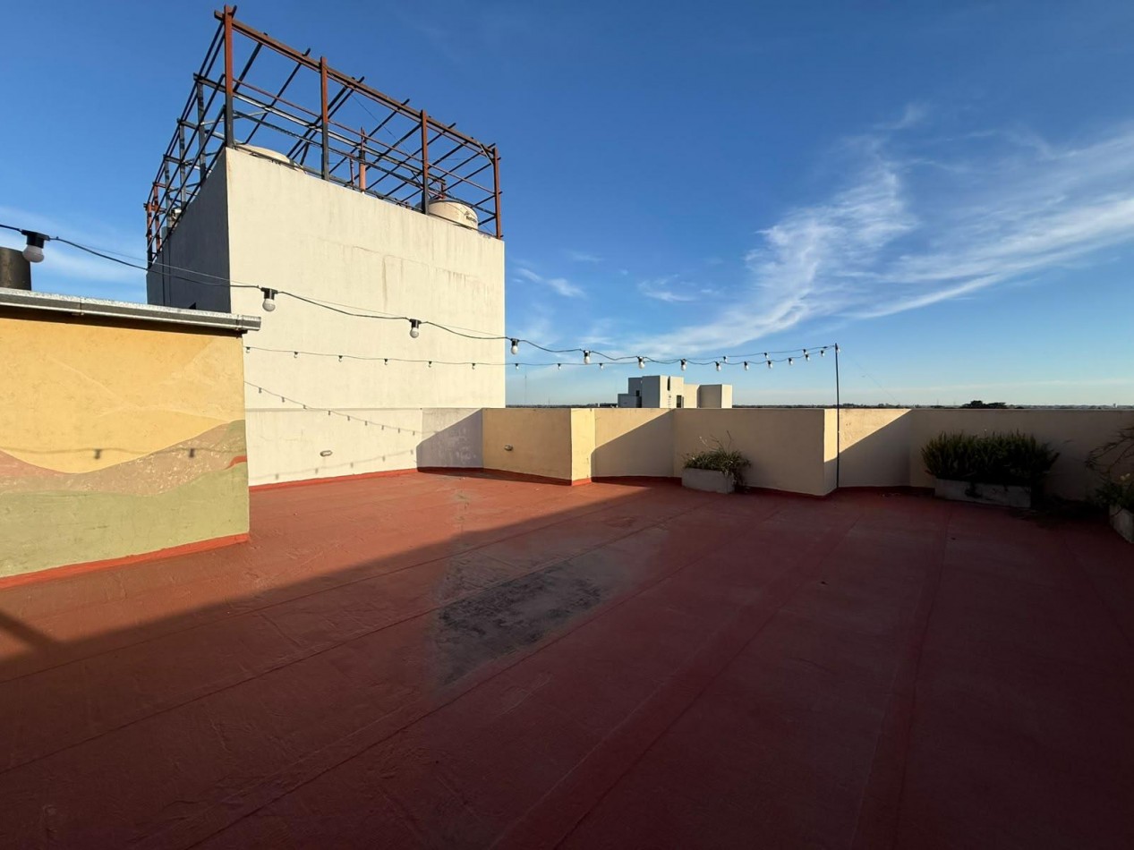 VENTA DEPARTAMENTO DUPLEX CUATRO AMBIENTES TERRAZA COCHERA SAN MIGUEL CENTRO APTO CREDITO