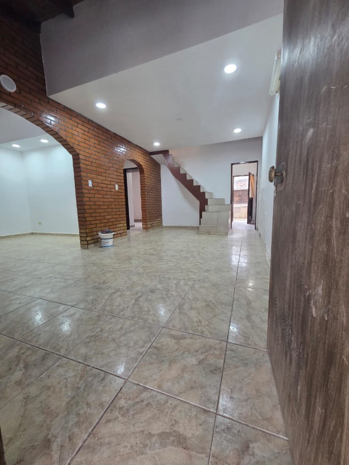 ALQUILER PH CASA TRES AMBIENTES CON PATIO COCHERA SAN MIGUEL